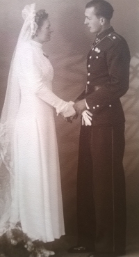 Wedding photographs of the parents of Marie Škarková, née Večerníková, and Karel Škarka in 1940