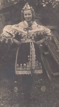 Witness's aunt Zdena Bugnerová in folk costume, 1940s