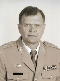 Official portrait of Josef Bečvář