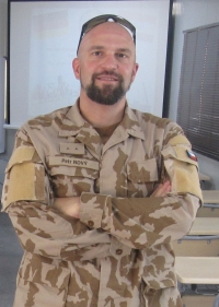Petr Nový teaching in the Iraqi part of the base, June 2019