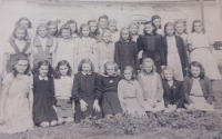 School photo from the fifth grade, 1944 (bottom row, fourth from the left)
