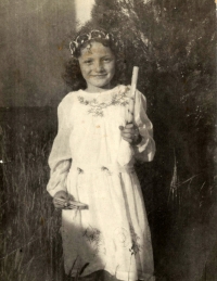 Brunhilde Spielvogelová (Kalianková) at First Communion, May 21, 1950