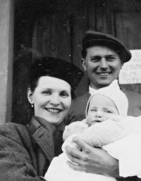 František Drbohlav with his parents 1941