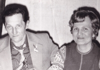 Parents at Jan's wedding, 1979