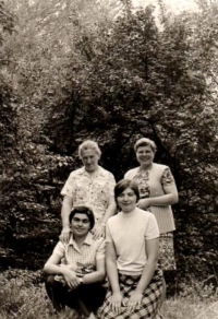 Sisterly sorority in Prague-Kunratice