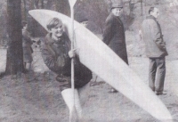 Pamětnice s kajakem, nedatováno