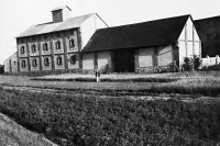 Grain storage at the mill
