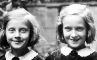 Jitka Havránková (left) and sister Alena