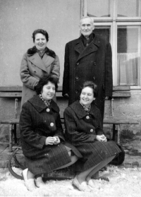 Jitka Havránková (bottom left), sister Alena, father František and mother Marie

