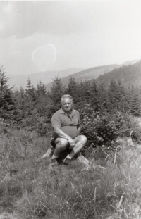 Eliška Melounová's husband in the mountains