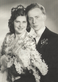 Wedding photo of Elisabeth and Walter Hecht, March 25, 1958