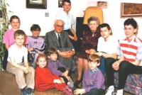 Grandparents with all their grandchildren, 1993