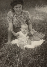 Ivanka with her mother, 1947
