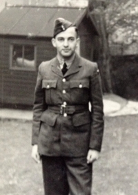Peter Briess in the RAF, 1950
