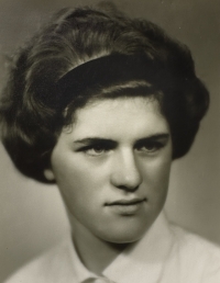 Ivanka Fišerová, secondary school graduation photo, 1965