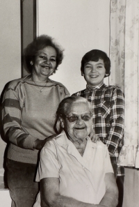 Vlasta Pavlíková, her son Pepík and her mother Anna Mikšovská