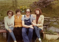 Iva Fišerová, her mother, brother and sister