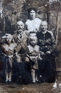 Grandparents and mother of Ludmila Janků in Volyn at the end of the 19th century