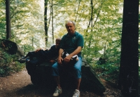 Ladislav Drahoš on a trip with his grandson Václav Kmoníček in 2002