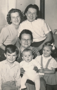 Milada Fiedlerová with her family where she grew up - her mother on the top left, aunt, grandmother and cousins, 1958