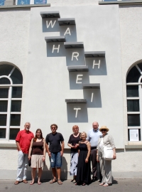 Konstanz; installation of a monument identical to one in the Bethlehem Chapel