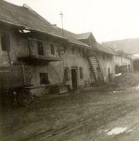 Farmhouse run by cooperative farm