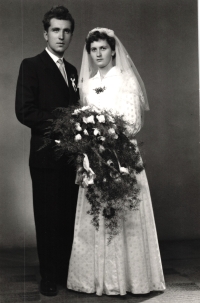 Wedding photo of Marie and Jan Volovský, 1958