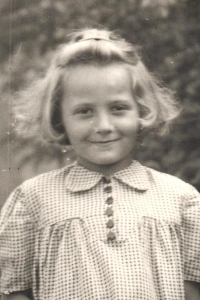 Marie Volovská, ca. end of the first half of the 1940s