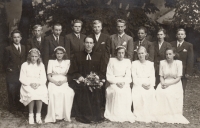 Alfred Milan Satke – uprostřed, památeční fotografie na konfirmaci, Vítkov, 50. léta