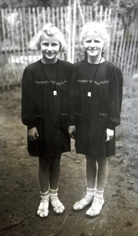 Mrázek sisters, witness on the left, after 1945