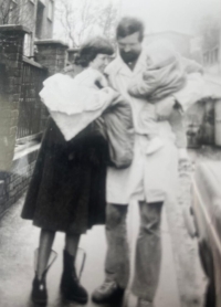 Ivan Spěvák with his wife and baby on the way back from the maternity hospital in March 1979