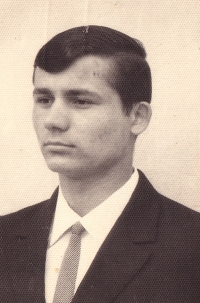 Tadeusz Wilk, secondary school graduation photo, 1965