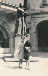 Vladimíra Čermáková with her mother at graduation, 1964