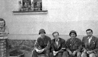 American soldiers with local people in May 1945 in Bušovice