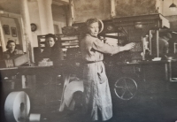 Coufalová Bohumila in the tobacco factory in Jihlava (second half of the 1940s)