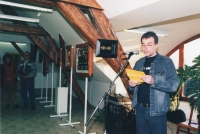Tomáš Mazal gives an introduction, exhibition Memories of the Past in Třemošnice, 2005