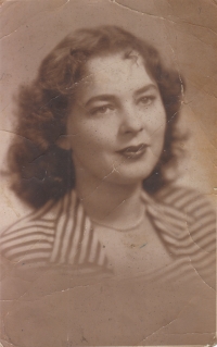 Květoslava Kokešová, maminka Květoslavy Kudláčkové 1950