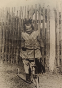 Alena Marková, Svatava, 1955