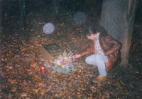 At the monument to Pavel Wonka in Chomutov, 1998