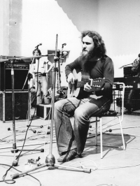 Karel Cára Novotný at the festival in Chvaletice in 1981