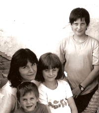 Jana Lukešová, wife of Zdeněk Lukeš, with children, 1990