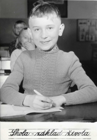 Erich Petersik in the third class, 1965
