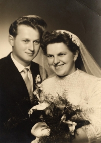 Newlyweds Jaroslava and Otakar Grolich, 1962