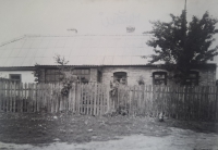Birthplace of the witness in Rajhorodek (for illustration - to the right of the entrance was the infirmary, to the left lived the family)