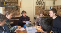 Students of the Jičíněves Primary School during the recording with the witness in 2021. Kevin Horváth, Tereza Janeková, Rozálie Marie Tošnerová, Beáta Zrůstová under the guidance of Mgr. Darina Šindlářová