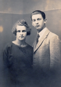 Uncle František Tomášů, the successor of the family farm, with his sister Ludmila, the aunt of the witness