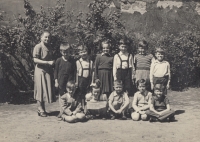 Miloš Rejchrt at school, second row, second from the left, 1952