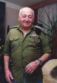 V uniformě podplukovníka izraelské armády 