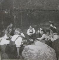 Photo of the girls in Lnáře