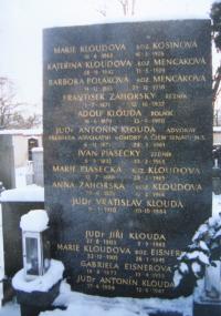Klouda's grave